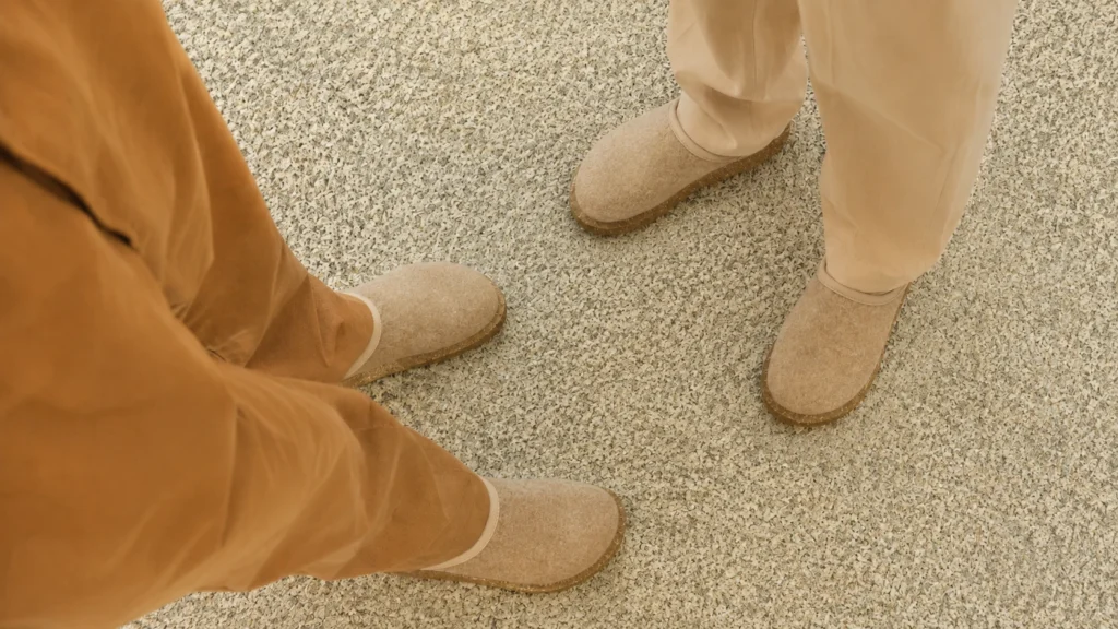 Comfortable indoor and outdoor slippers