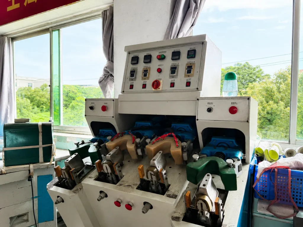 Four-Station Hot &Amp; Cold Heel Counter Forming Machine